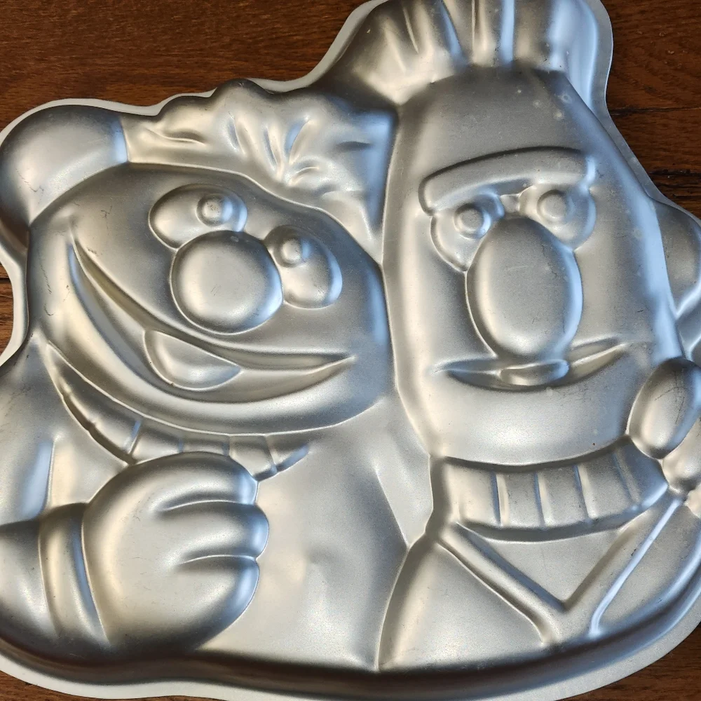 Vintage Wilton Bert & Ernie Cake Pan | Sesame Street | Heavy Aluminum | 14”
